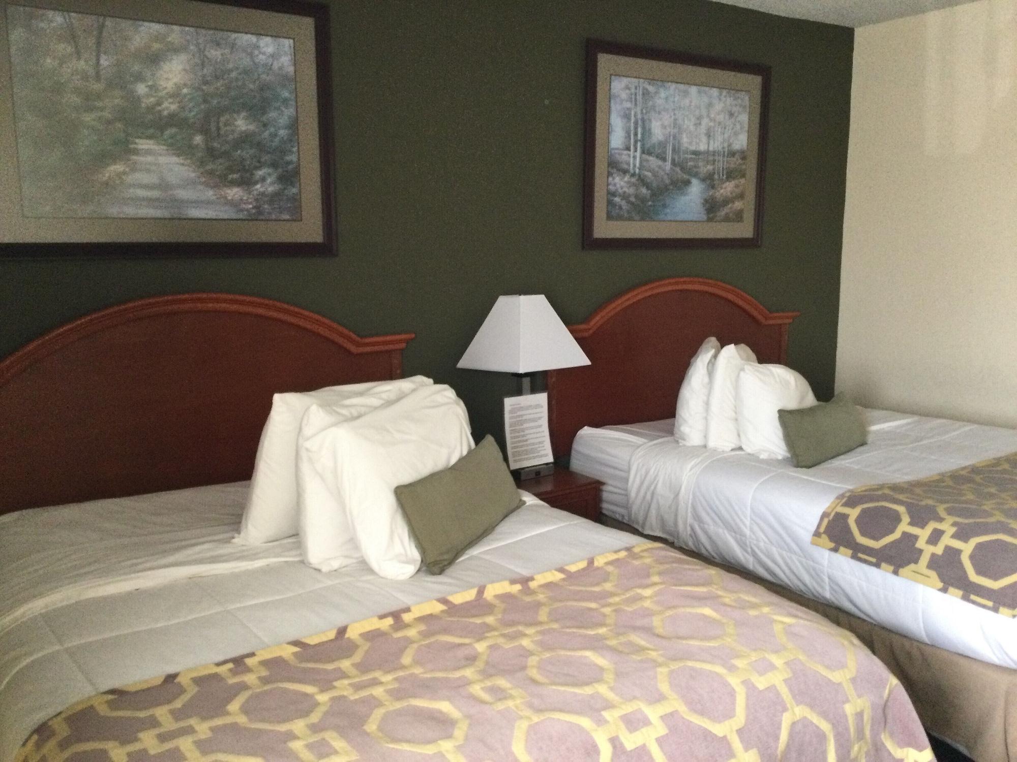 Baymont By Wyndham Janesville Bagian luar foto