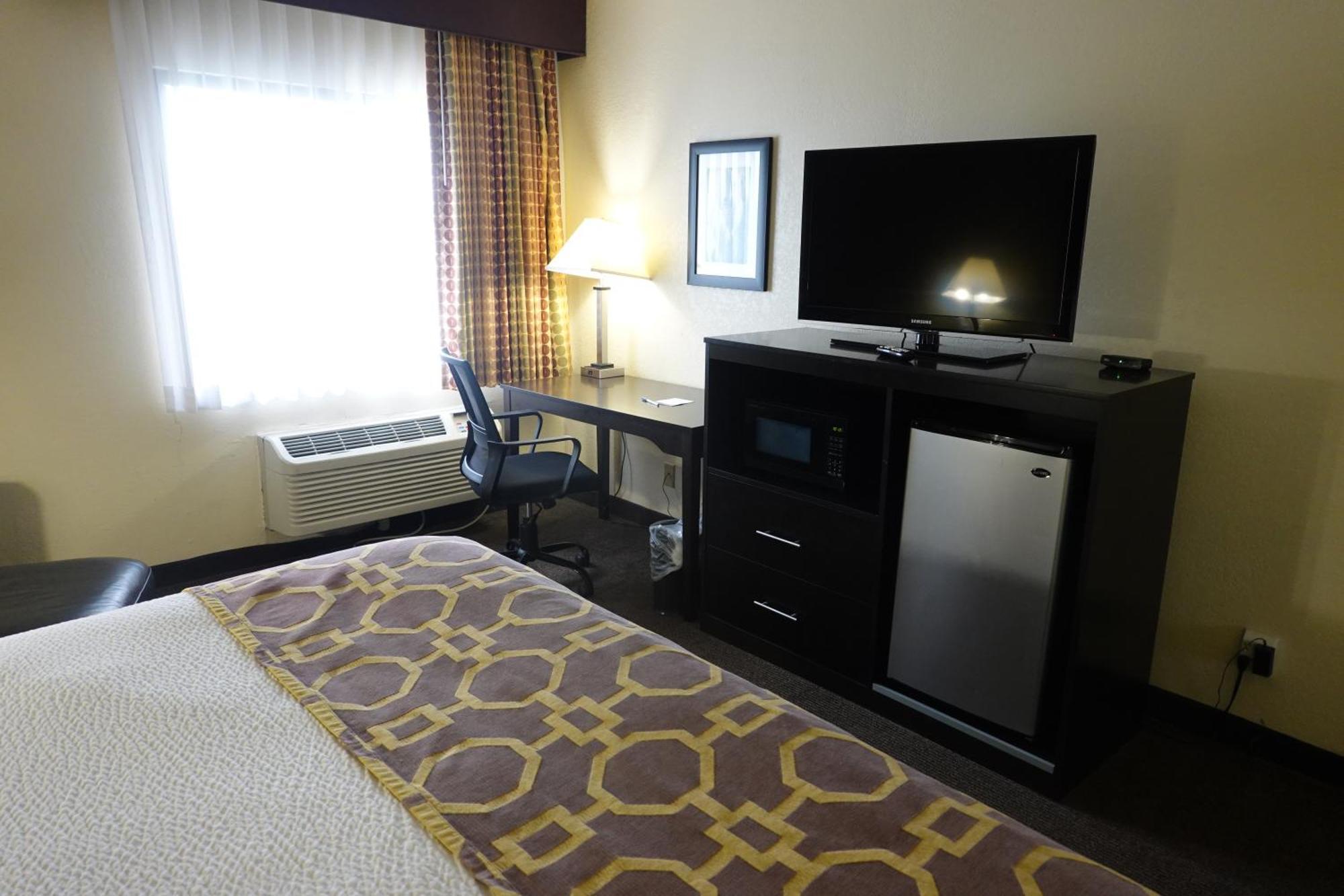 Baymont By Wyndham Janesville Bagian luar foto